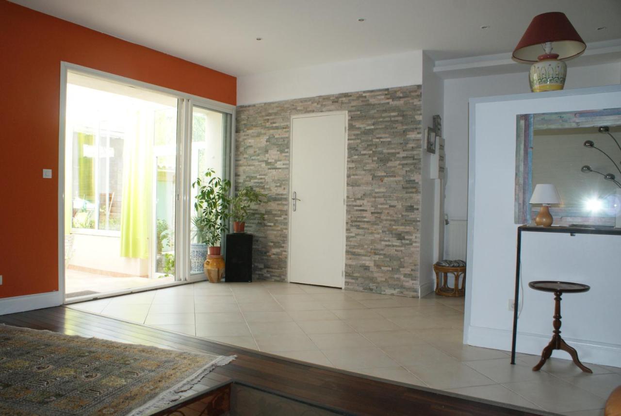 Spacieuse Maison De Village Climatisee Avec Jardin Patio Bessan Exteriör bild